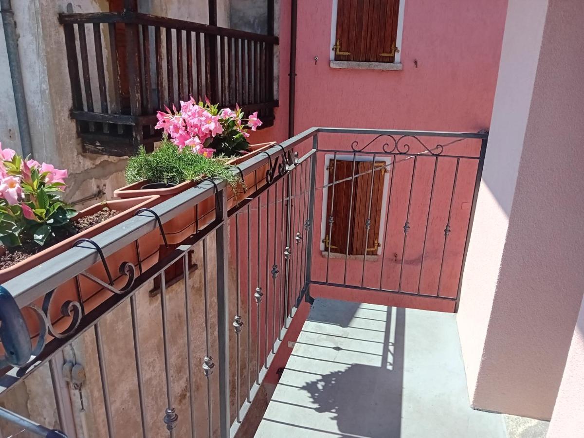 Villa Casa Di Ariel Carlazzo Exterior foto